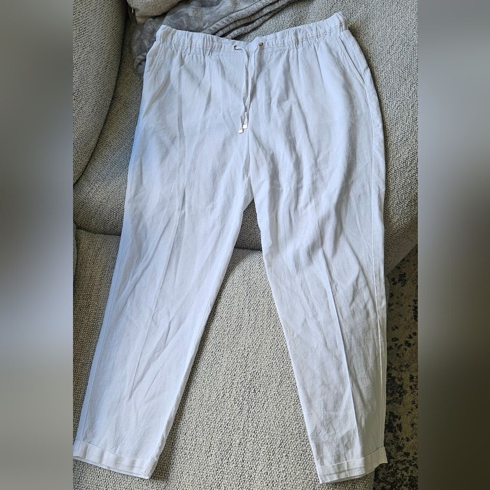 Charlie Paige linen like white pants
